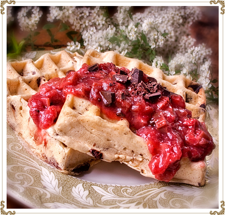 Recette de Gaufre aux morceaux de chocolat et sa confiture fraises-rhubarbe sans gluten et sans produits laitiers de Cuisine l'Angélique.