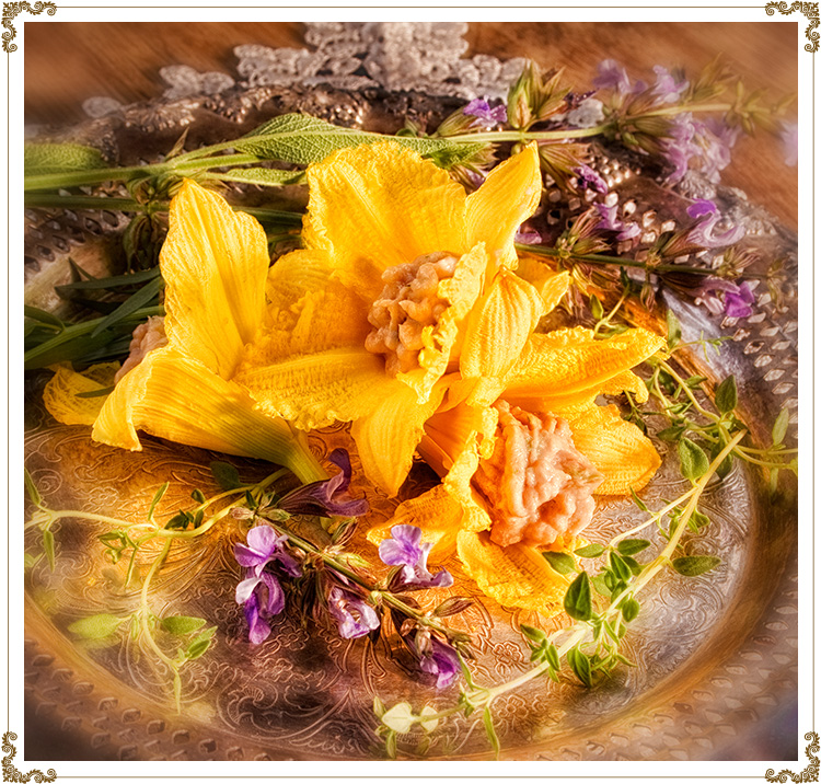 Hemerocallis Stuffed with Smoked Salmon Mousse
Gluten-free, dairy-free recipe (casein-free), hypotoxic and vegan
By: Cuisine l'Angélique
