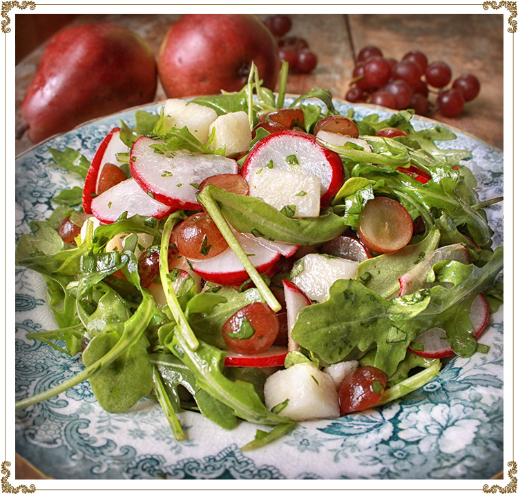 Recette de Roquette de poires, raisins et radis sans gluten et sans produits laitiers de Cuisine l'Angélique.
