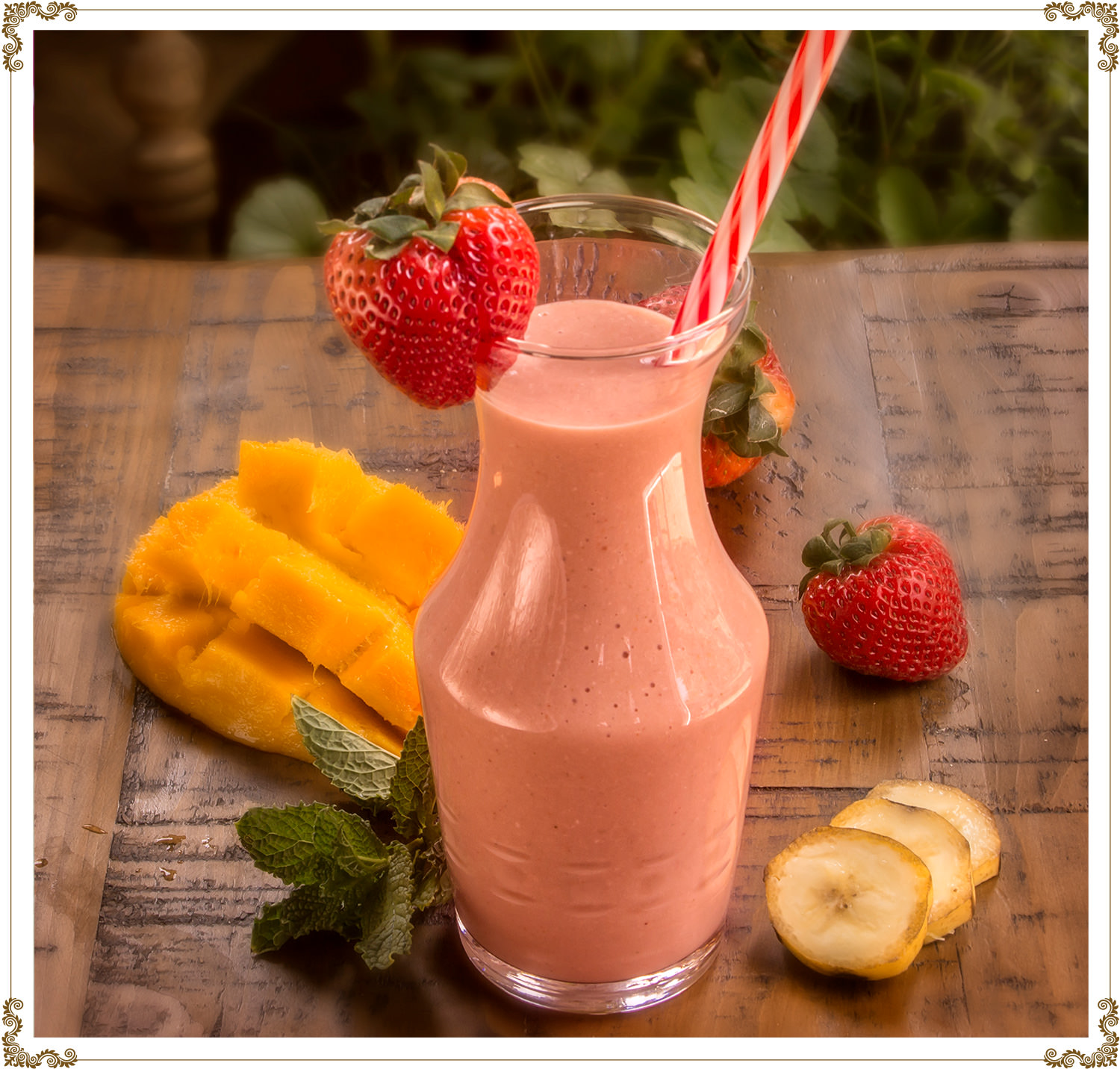 Recette de Smoothie de fraise, mangue et banane sans gluten et sans produits laitiers de Cuisine l'Angélique.