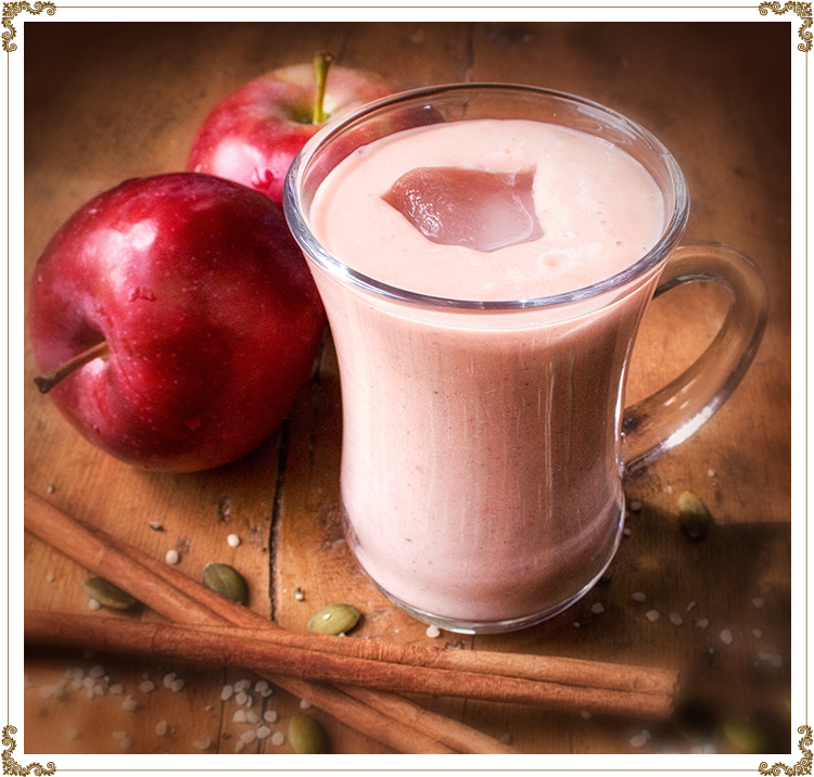 Smoothie pommes et fraises parfumé à la chaïsans gluten de Cuisine l'Angélique.