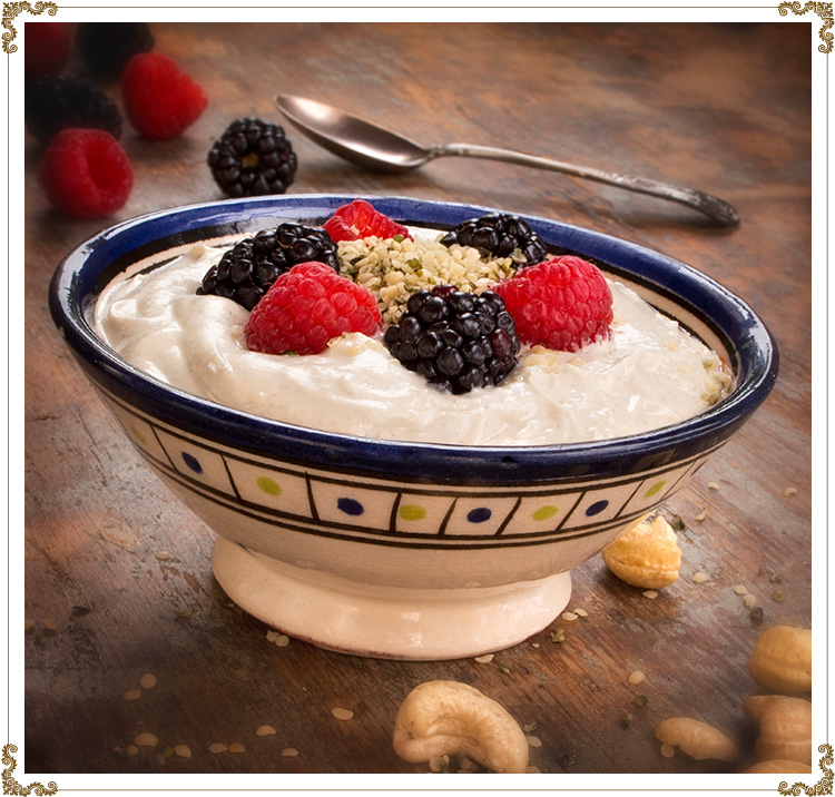 Recette de Yogourt végétal aux graines de chanvre et noix de cajou sans gluten et sans produits laitiers de Cuisine l'Angélique.